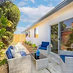 4 Miles To Beach Central And Newly Renovated