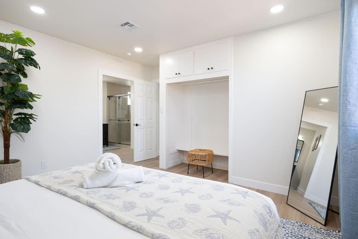 4 Miles To And Newly Renovated Holiday home San Diego