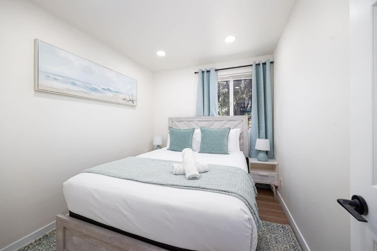 Holiday home 4 Miles To And Newly Renovated *