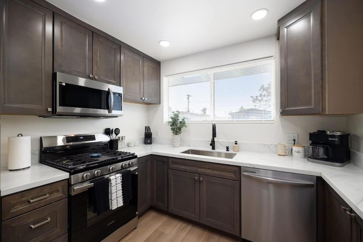 Holiday home 4 Miles To And Newly Renovated San Diego