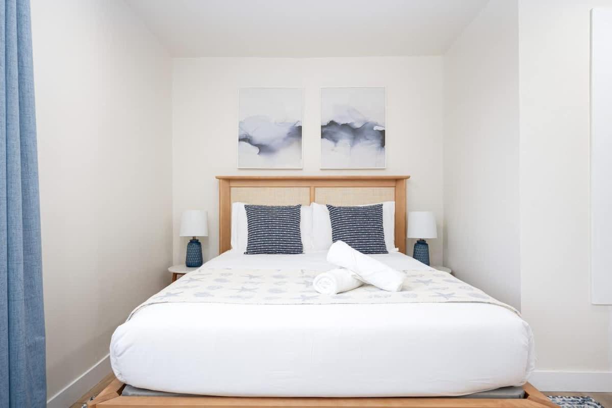 4 Miles To And Newly Renovated Holiday home