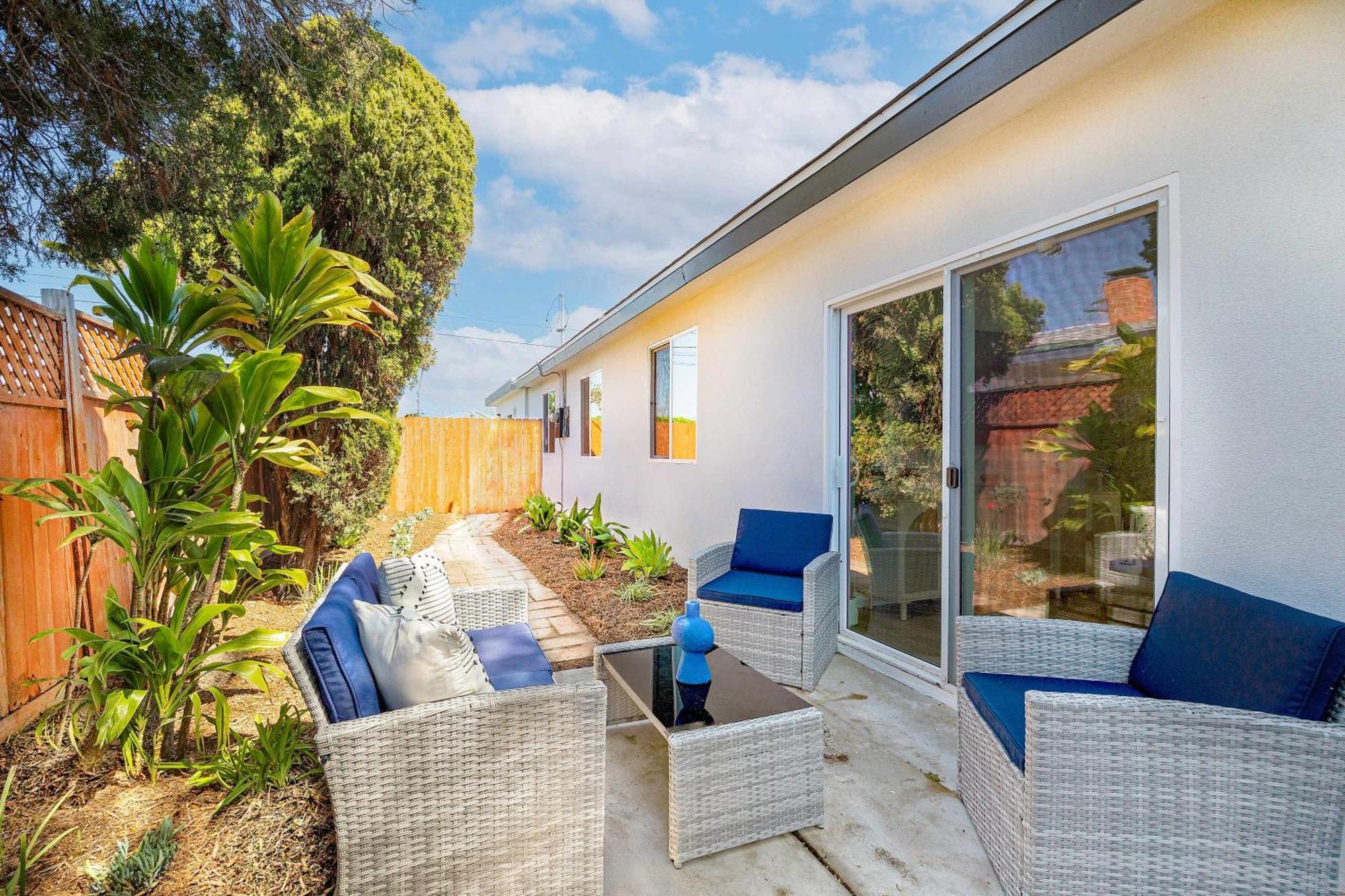 4 Miles To And Newly Renovated Holiday home